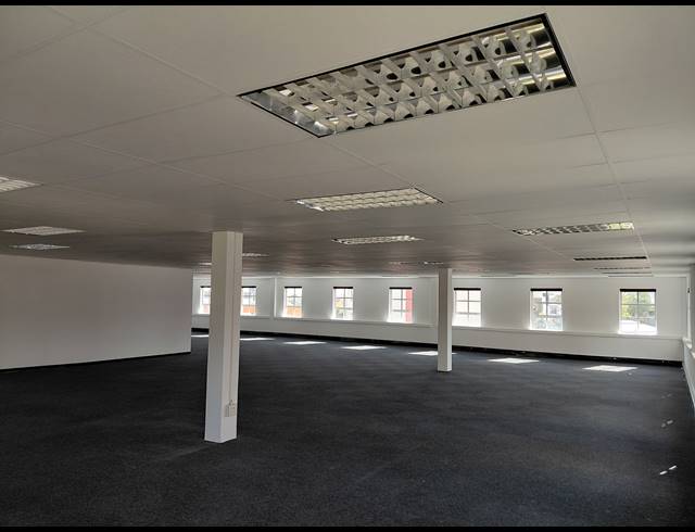 362M² OFFICE TO LET IN FOURWAYS